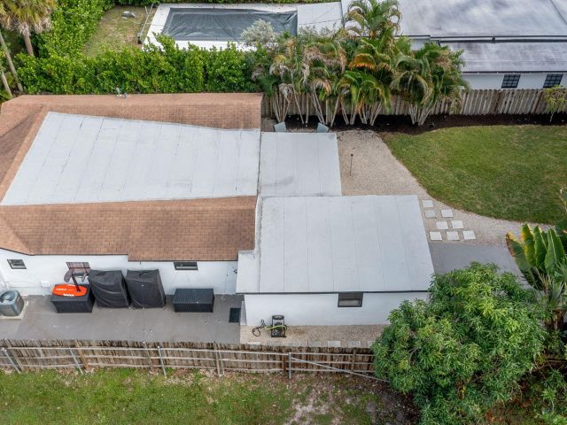 Home for sale at 537 NE 14th Court - photo 6871294