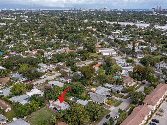 Home for sale at 537 NE 14th Court - photo 6871295