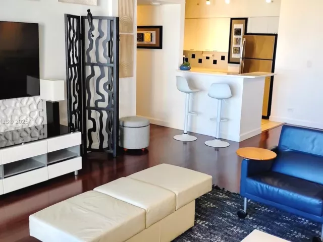 1-bedroom condo for rent in Miami Beach - 1500 Bay Rd 1002S - MondialRealty