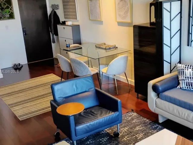 1-bedroom condo for rent in Miami Beach - 1500 Bay Rd 1002S - MondialRealty