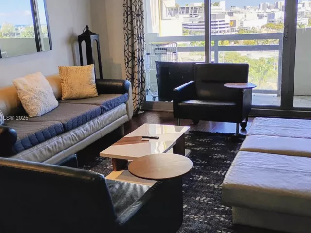 1-bedroom condo for rent in Miami Beach - 1500 Bay Rd 1002S - MondialRealty