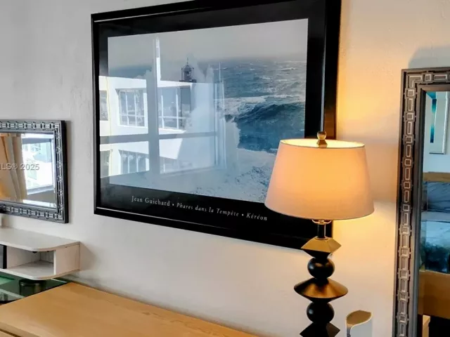 1-bedroom condo for rent in Miami Beach - 1500 Bay Rd 1002S - MondialRealty