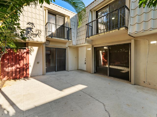 Home for rent at 1700 Embassy Drive 708 - photo 6829766