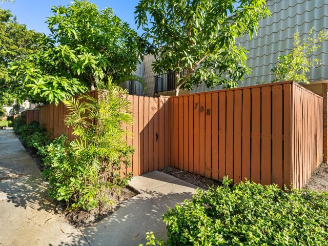 Home for rent at 1700 Embassy Drive 708 - photo 6829767