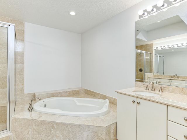 Apartment for rent  Unit #603 - photo 6856962