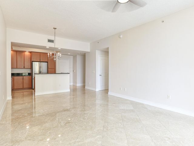 Apartment for rent  Unit #603 - photo 6856964