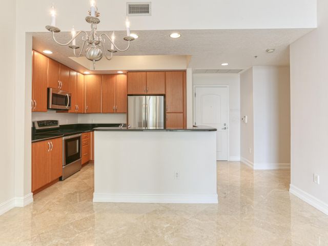 Apartment for rent  Unit #603 - photo 6856966