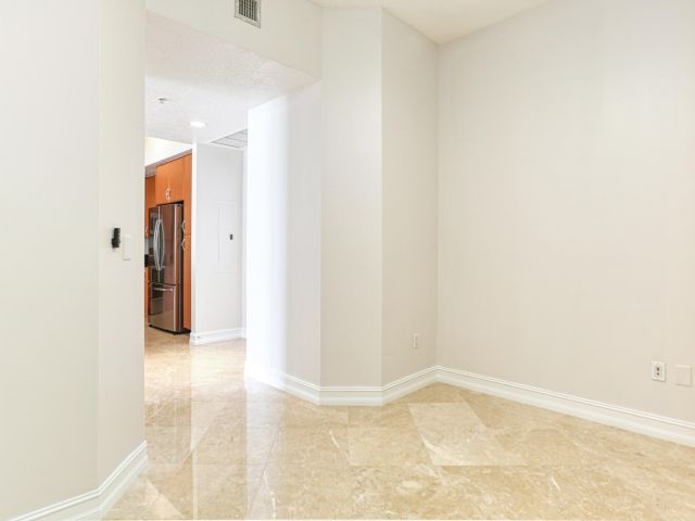 Apartment for rent  Unit #603 - photo 6856969