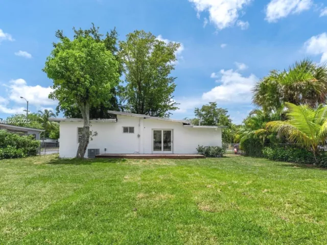 3-bedroom home for sale in North Miami - 75 NW 125th St - MondialRealty