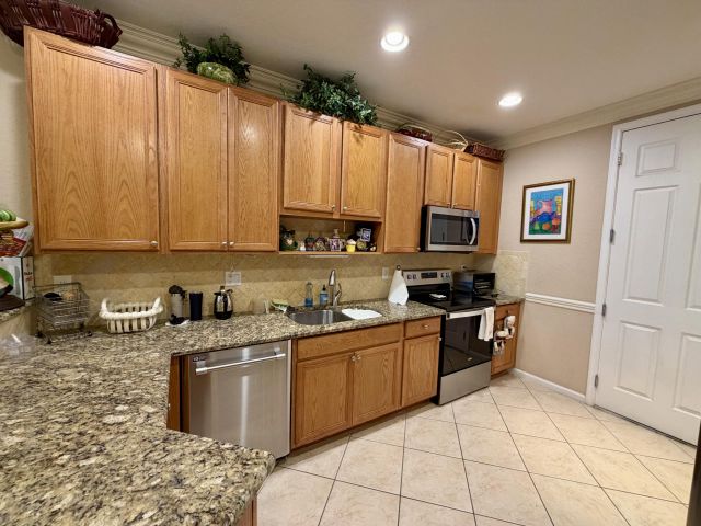 Home for rent at 16129 Poppyseed Circle 1605 - photo 6828931