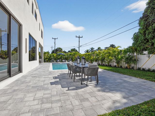 Home for sale at 1224 SW 13 Street - photo 6836761