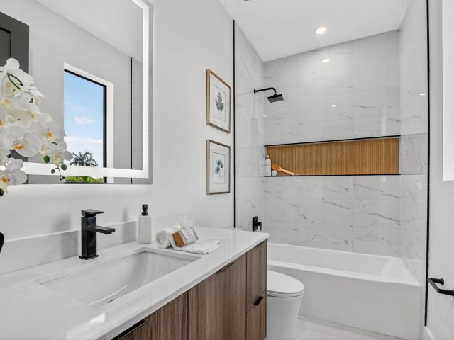 Home for sale at 1224 SW 13 Street - photo 6836768