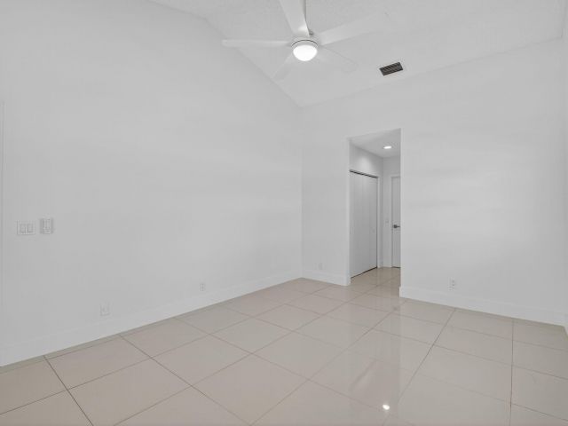 Home for rent at 488 NW 13th Street - photo 6854469