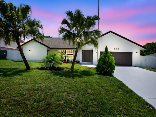 Home for rent at 488 NW 13th Street - photo 6854486