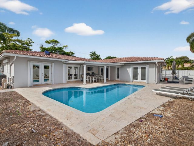 4-bedroom home for sale in Fort Lauderdale - 5950 NE 28th Avenue - MondialRealty