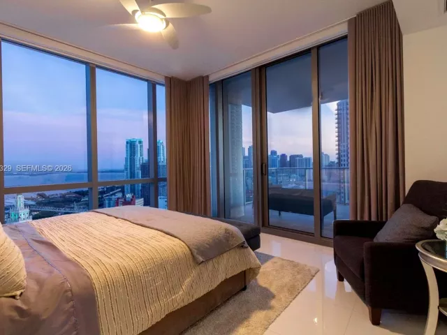 3-bedroom condo for sale in Miami - 851 NE 1st Ave 2811 - MondialRealty