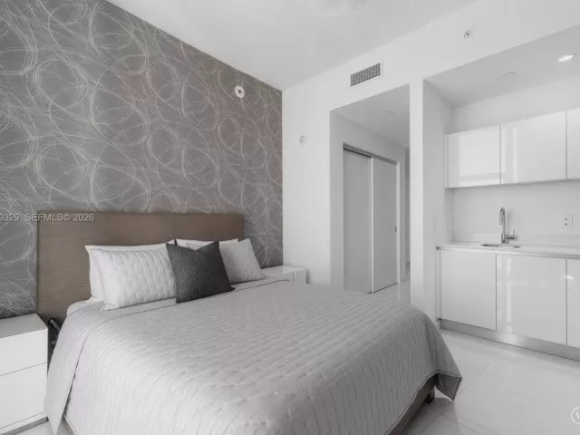 3-bedroom condo for sale in Miami - 851 NE 1st Ave 2811 - MondialRealty