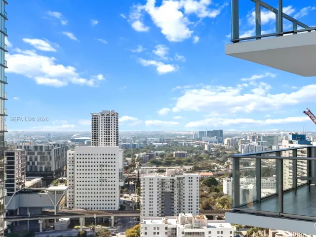 3-bedroom condo for sale in Miami - 851 NE 1st Ave 2811 - MondialRealty
