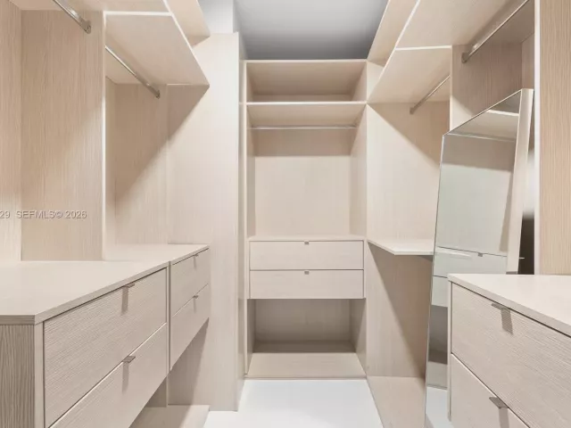 3-bedroom condo for sale in Miami - 851 NE 1st Ave 2811 - MondialRealty