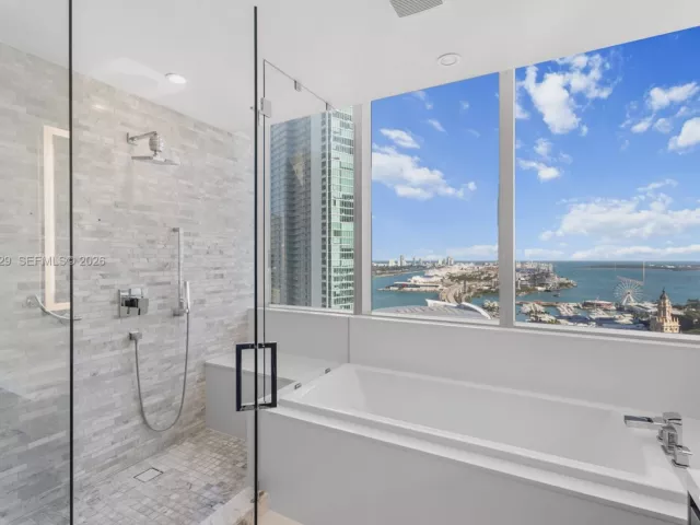 3-bedroom condo for sale in Miami - 851 NE 1st Ave 2811 - MondialRealty