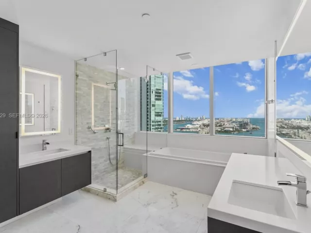 3-bedroom condo for sale in Miami - 851 NE 1st Ave 2811 - MondialRealty