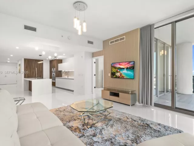 3-bedroom condo for sale in Miami - 851 NE 1st Ave 2811 - MondialRealty