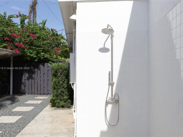 Home for rent at 12020 NE 5th Ave - photo 6824716