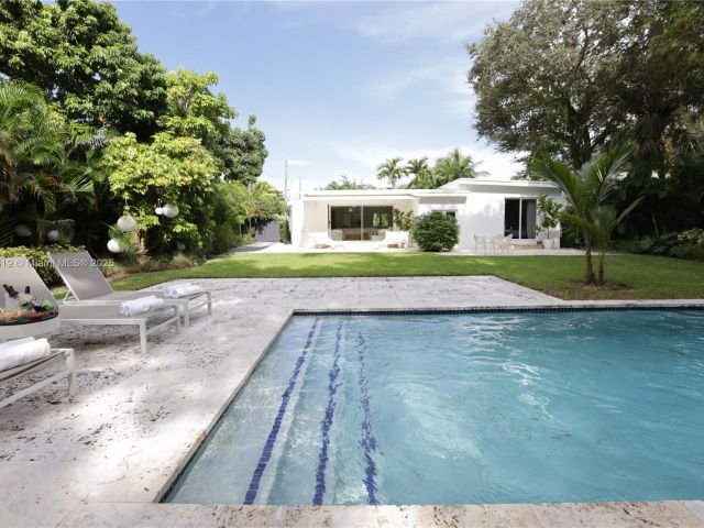 Home for rent at 12020 NE 5th Ave - photo 6824718