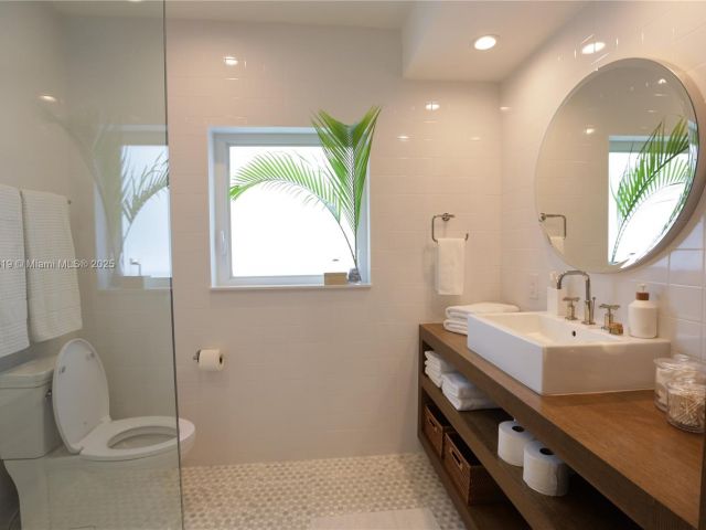 Home for rent at 12020 NE 5th Ave - photo 6824720