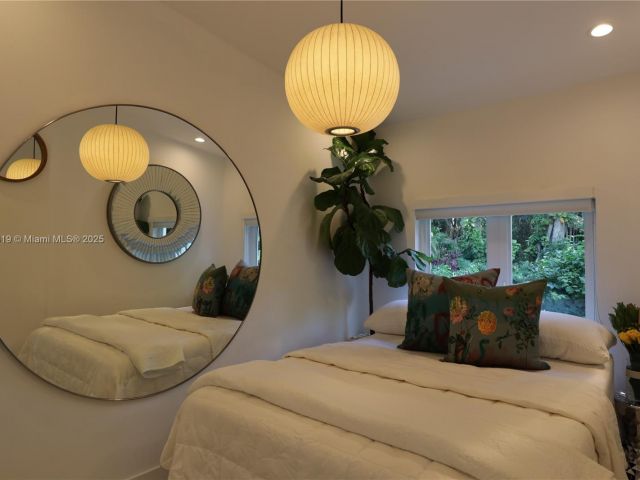 Home for rent at 12020 NE 5th Ave - photo 6824723