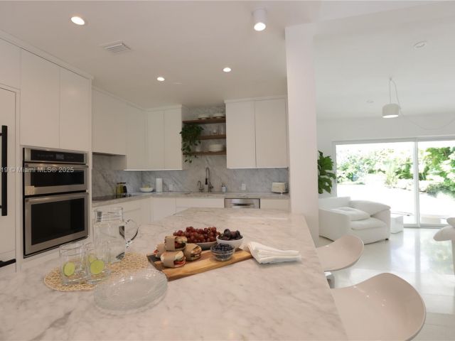 Home for rent at 12020 NE 5th Ave - photo 6824726