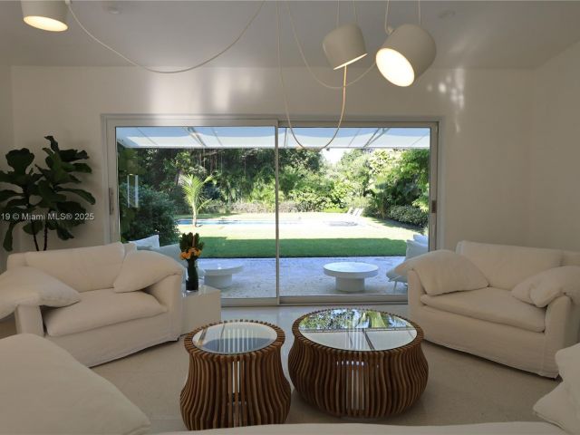 Home for rent at 12020 NE 5th Ave - photo 6824728