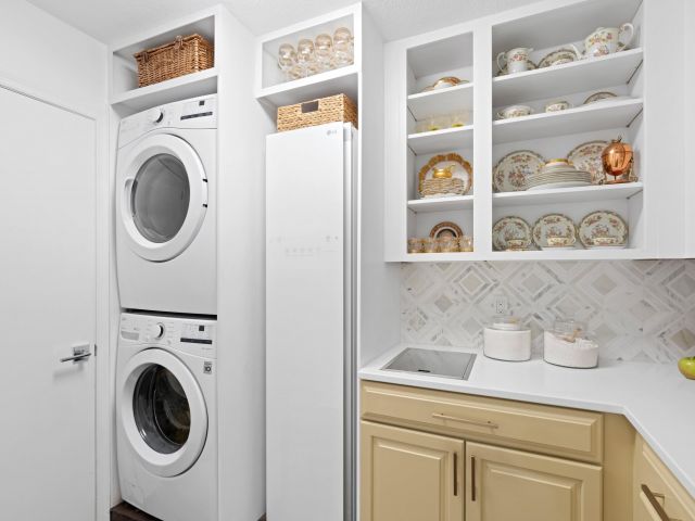 Home for sale at 3510 Embassy Drive - photo 6829727