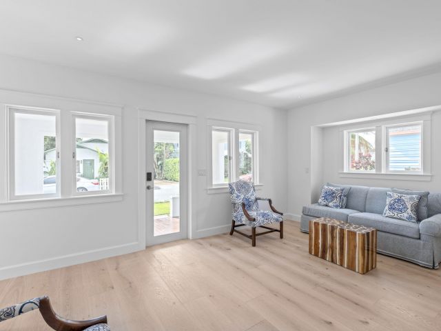 Home for sale at 313 Vallette Way Way - photo 6829752