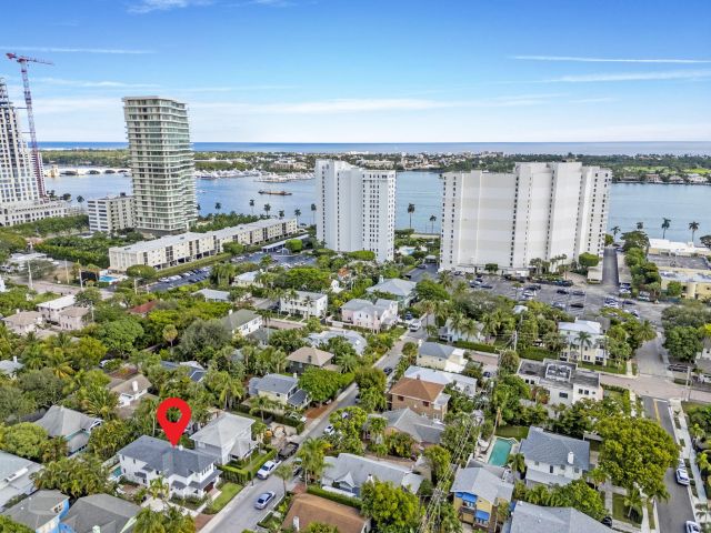 Home for sale at 313 Vallette Way Way - photo 6829759