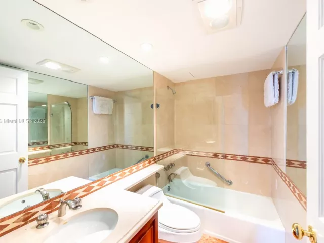 Apartment for rent  Unit #1036 - photo 6829681