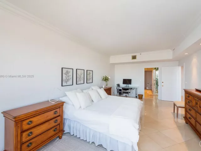 Apartment for rent  Unit #1036 - photo 6829686