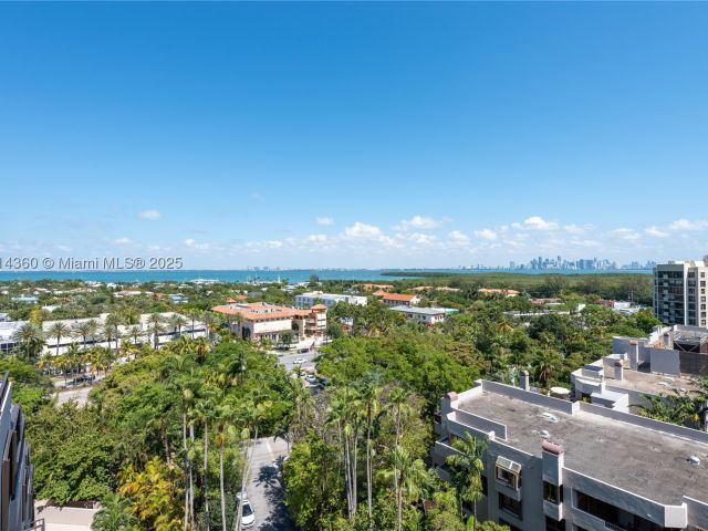 2-bedroom condo for rent in Key Biscayne - 151 Crandon Blvd 1036 - MondialRealty