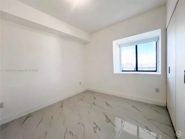 3-bedroom condo for rent in Miami - 700 NE 24th St 1503 - MondialRealty