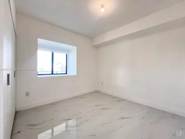 3-bedroom condo for rent in Miami - 700 NE 24th St 1503 - MondialRealty