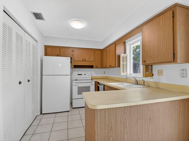 Home for sale at 1601 NW 5th Street - photo 6832465