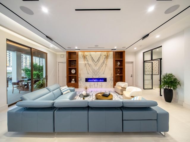 5-bedroom home for sale in Pompano Beach - 2880 NE 9th Street - MondialRealty