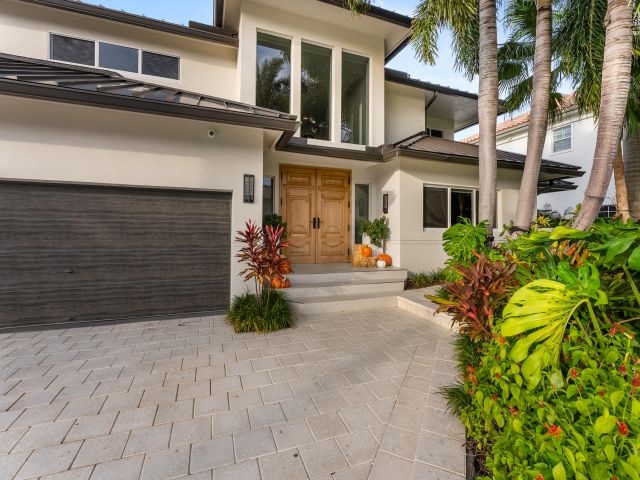 Home for sale at 941 Iris Drive - photo 6871278