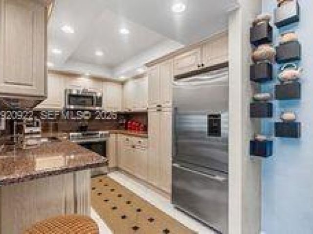 Apartment for sale  Unit #17D - photo 7445415