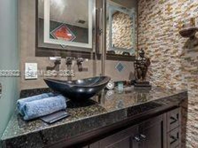 Apartment for sale  Unit #17D - photo 7445422