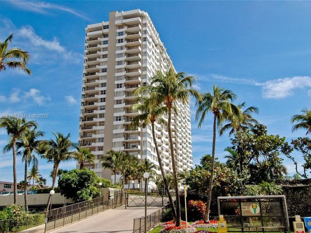 Apartment for sale  Unit #17D - photo 7445424