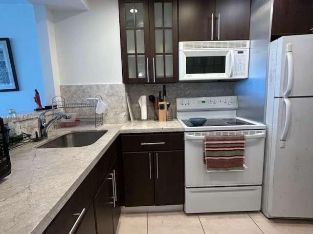 Apartment for rent  Unit #625 - photo 7439785