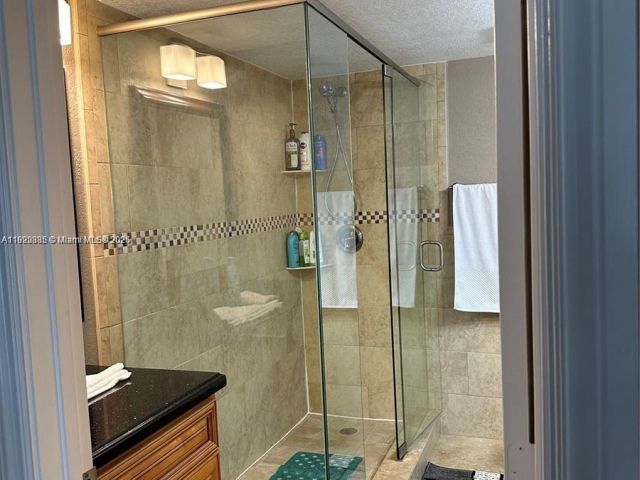 2-bedroom home for sale in Hallandale Beach - 1951 Atlantic Shores Blvd 8 - MondialRealty