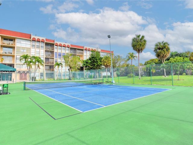 2-bedroom home for sale in Hallandale Beach - 1951 Atlantic Shores Blvd 8 - MondialRealty