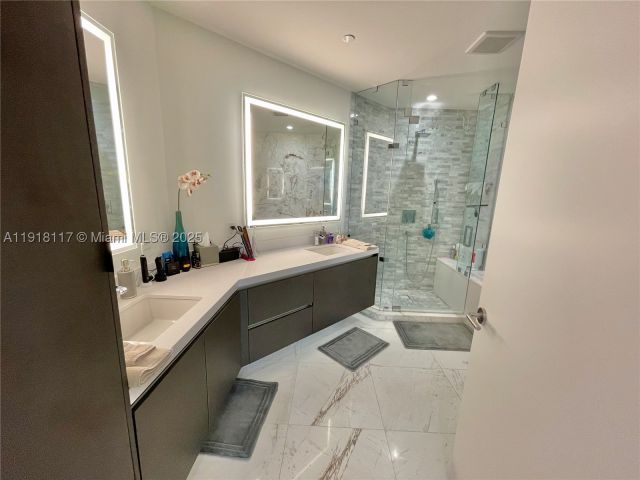 1-bedroom condo for sale in Miami - 851 NE 1st Ave 2605 - MondialRealty